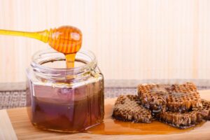 15 Impressive Health Benefits of Honey