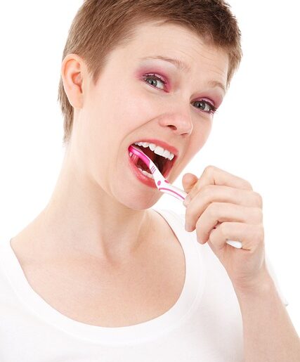 10 dental hygiene tips to keep your teeth healthy
