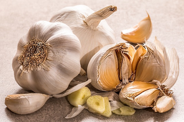 Garlic Nutrition Facts and 10 science-backed health benefits